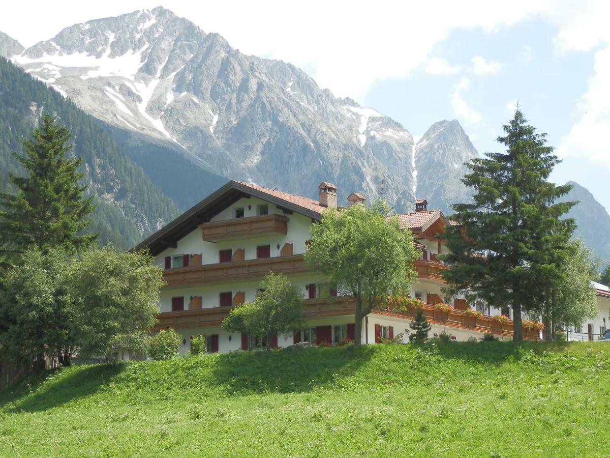 Kuehlerhof Aparthotel Anterselva di Mezzo Exterior photo